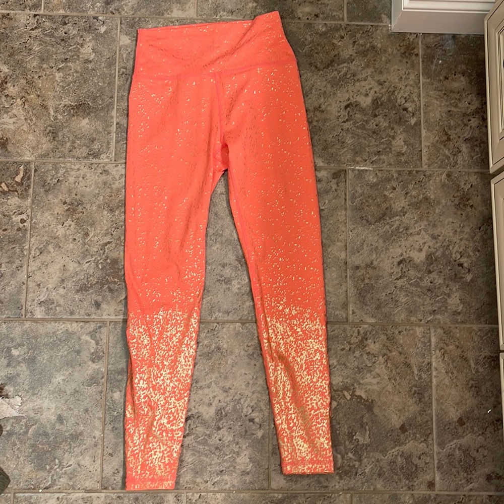 These leggings are brand new and have never been worn.